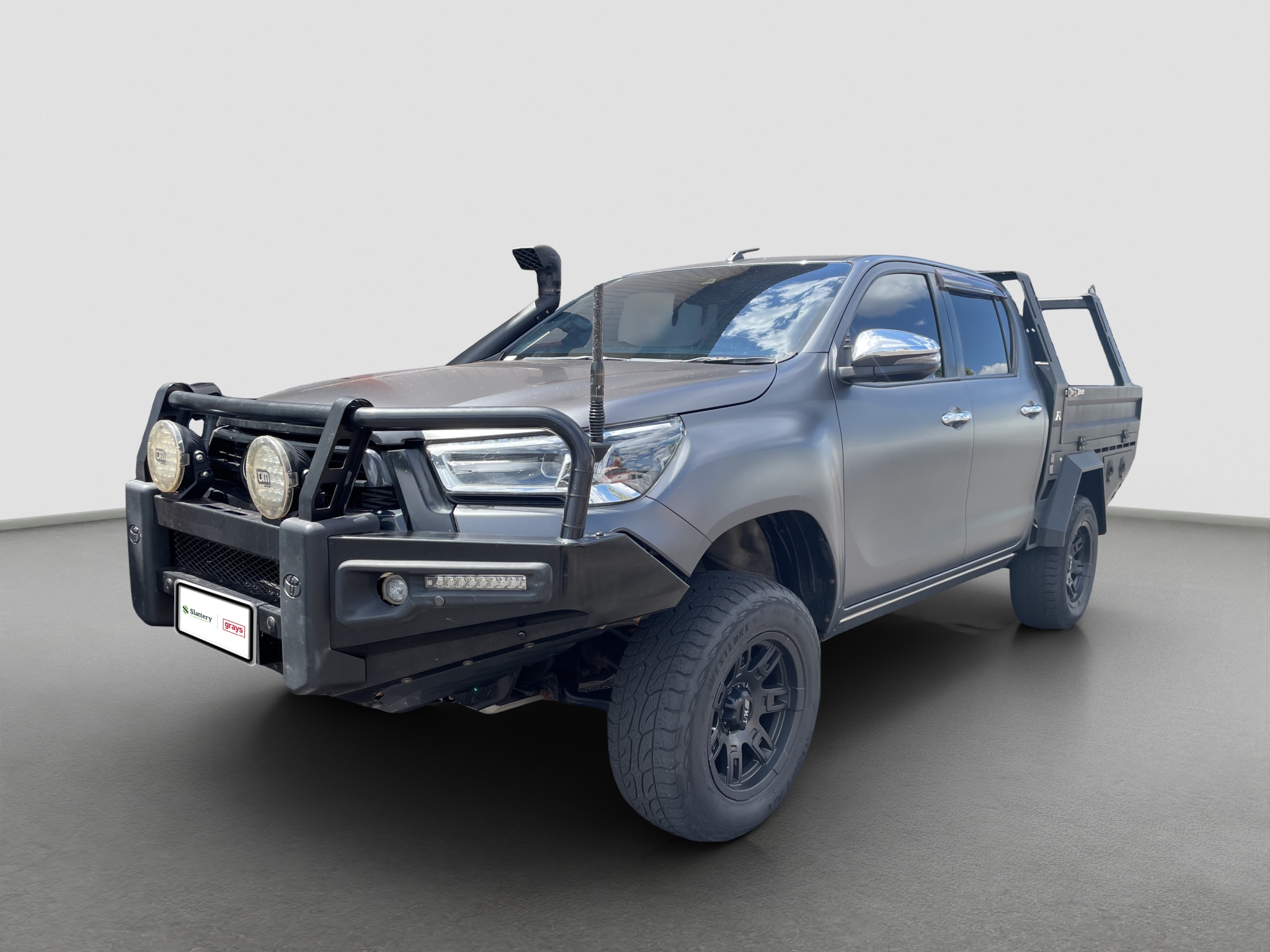 1 · 2020 Toyota Hilux SR5 Diesel