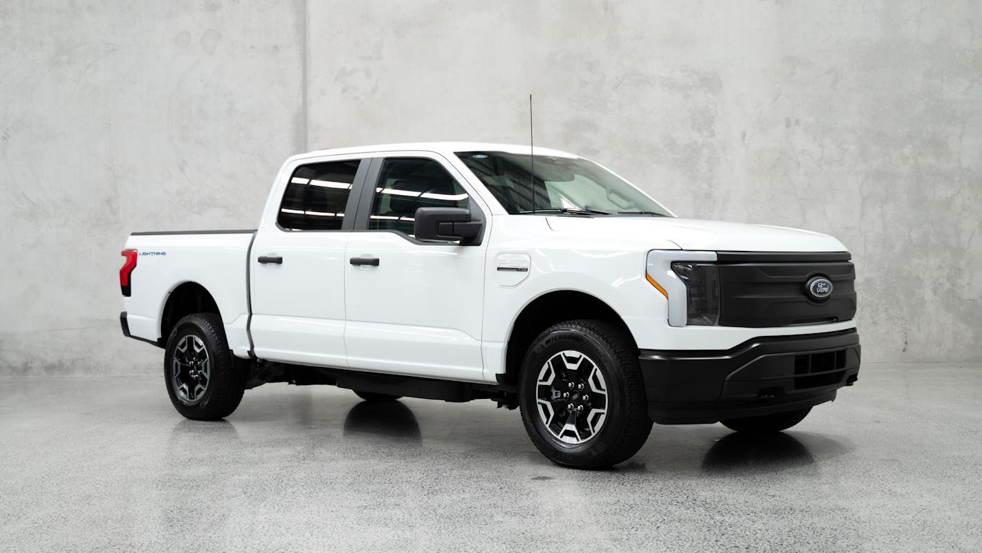 2024 Ford F150 Lightning Pro Std 98kWh