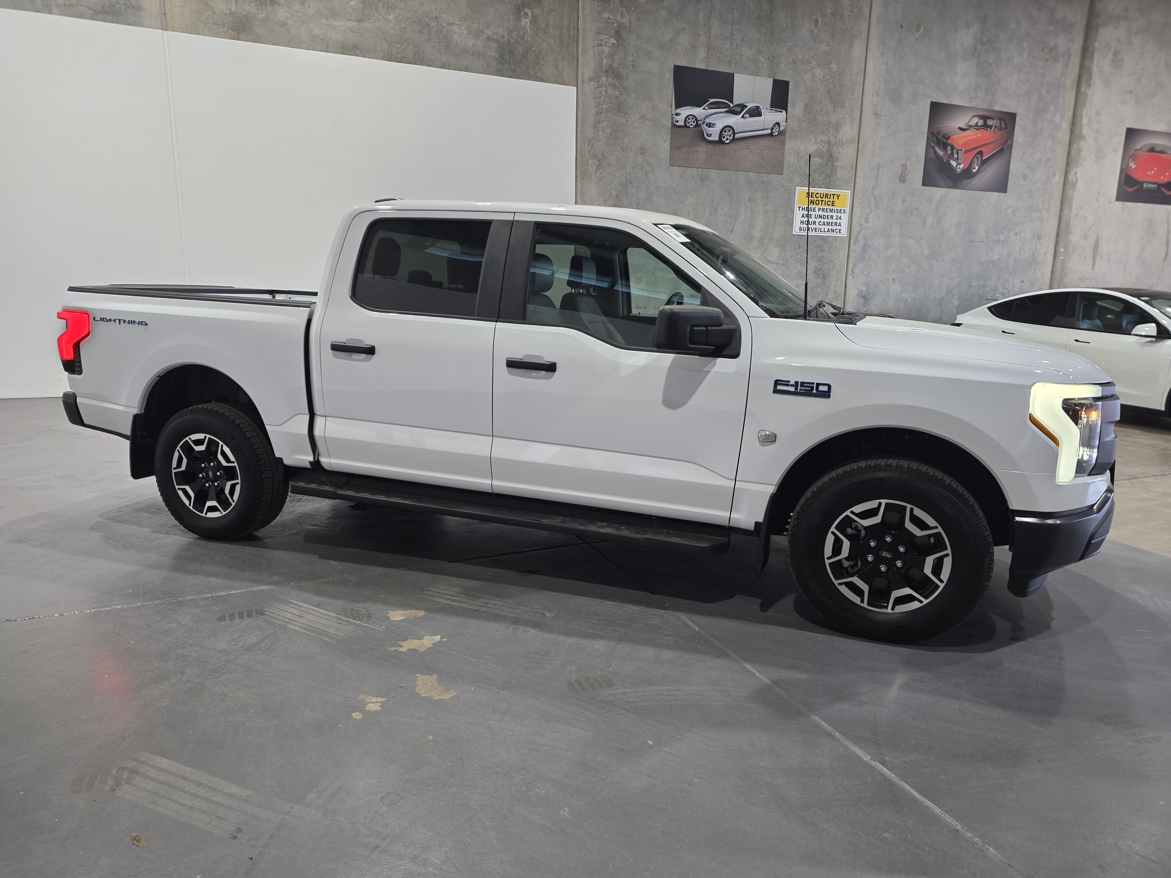 2024 Ford F-150 Lightning Pro Standard Range (98kWh)