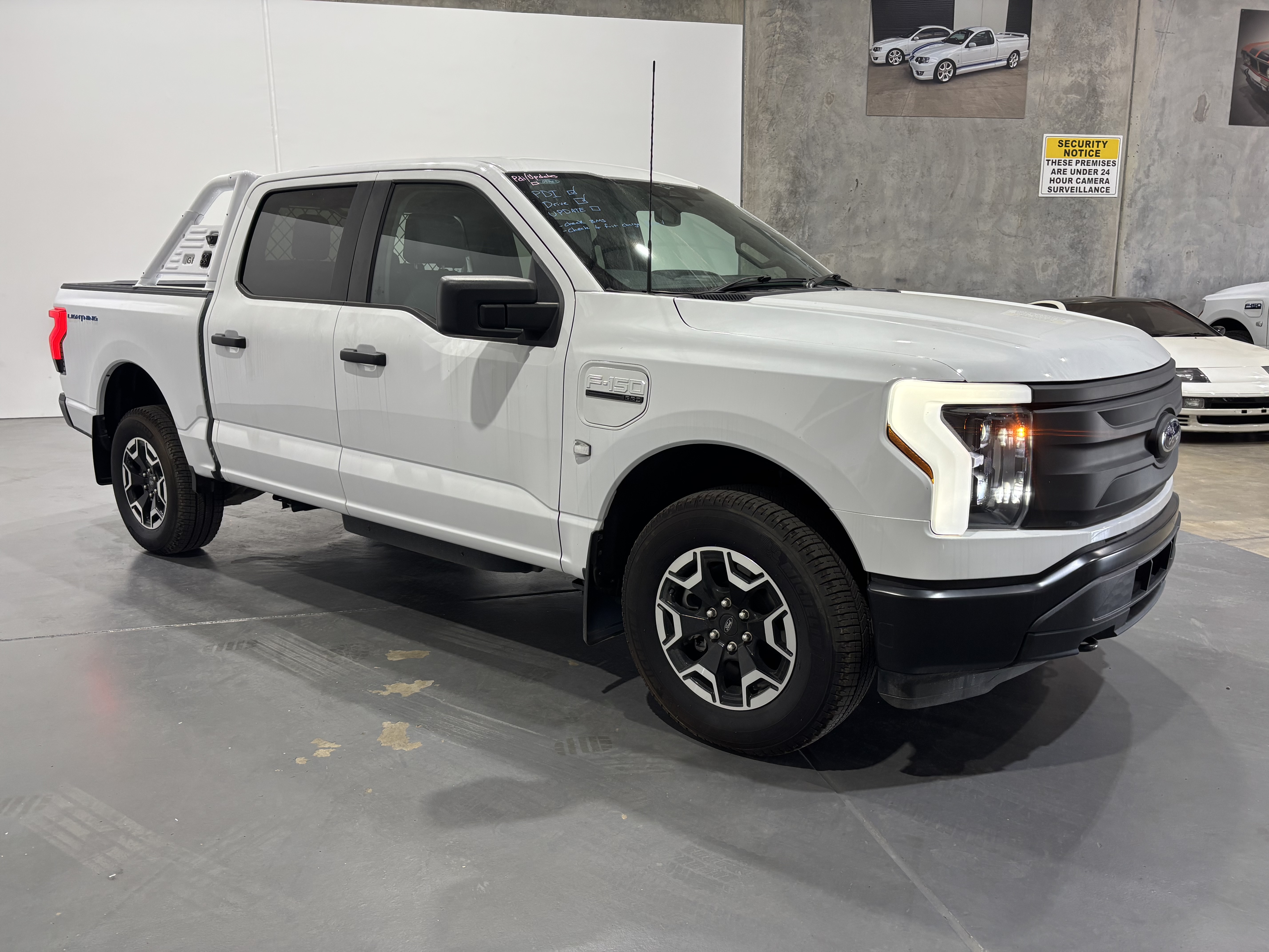 2025 Ford F-150 Lightning Pro Standard Range (98kWh)