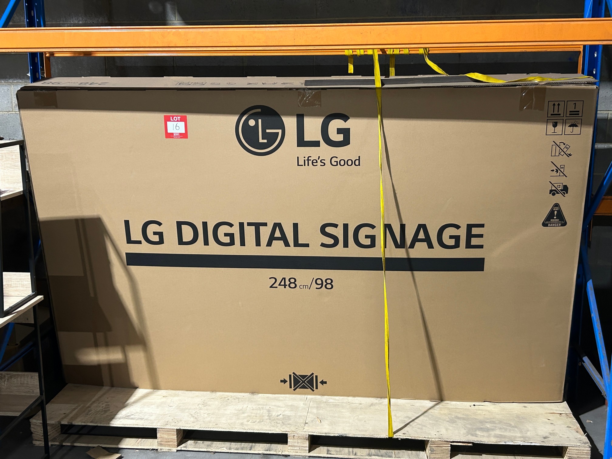 2x LG Digital Signs