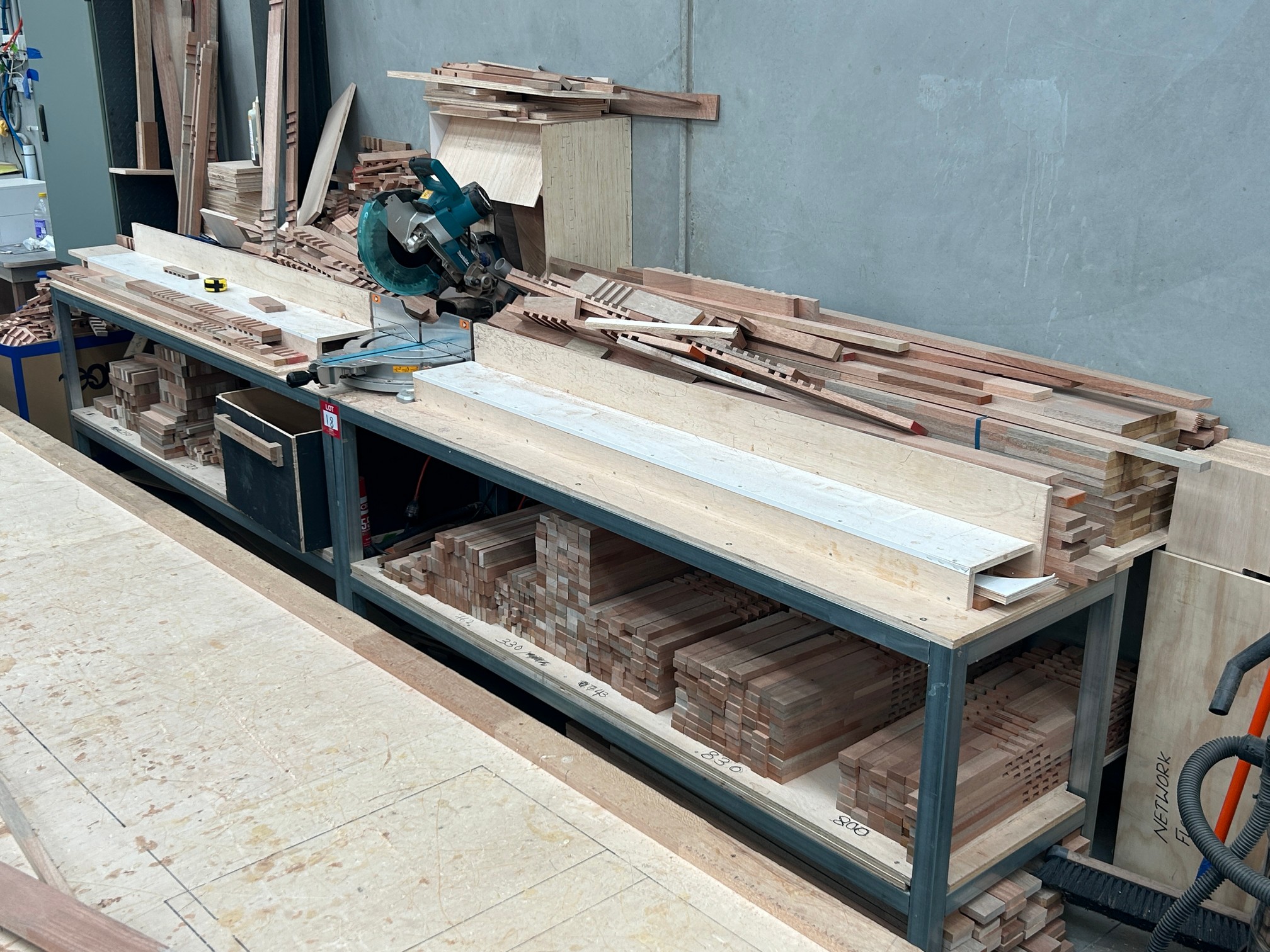 Slide Compound Mitre Saw