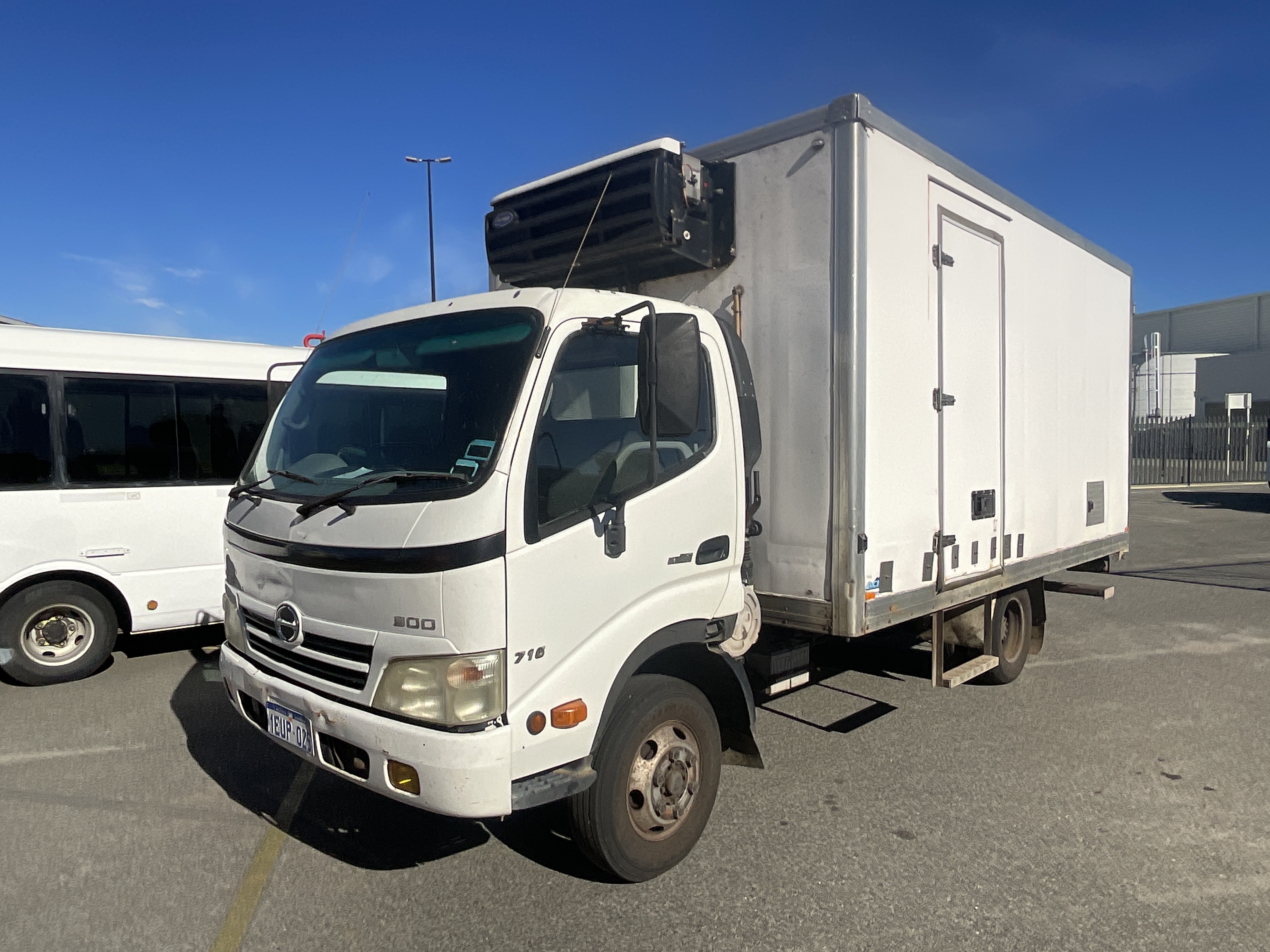 2007 Hino 716 300 4x2 Pantech