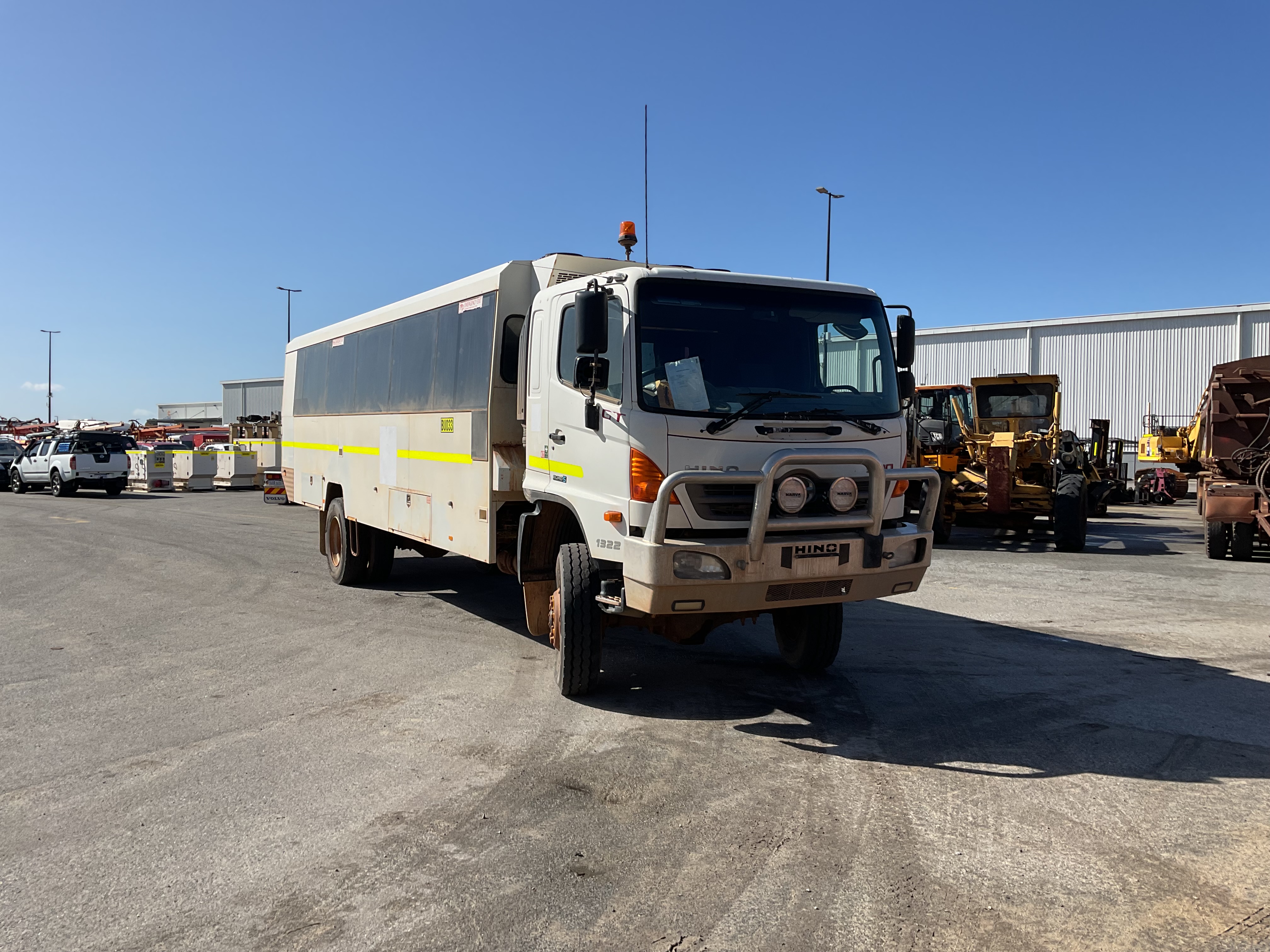3 · 2014 HINO GT500 4X4 Site Bus Diesel