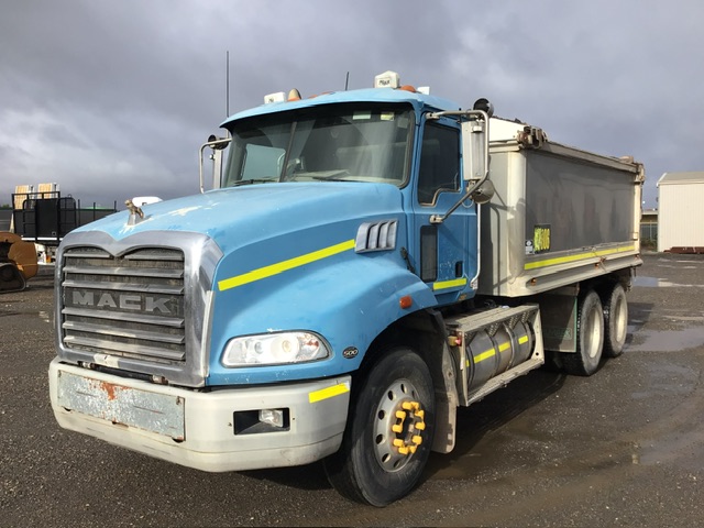2011 Mack Granite 6x4 Tipper