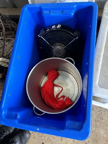 4 · Gas Burner, Pot & Mesh Bag **Unreserved**