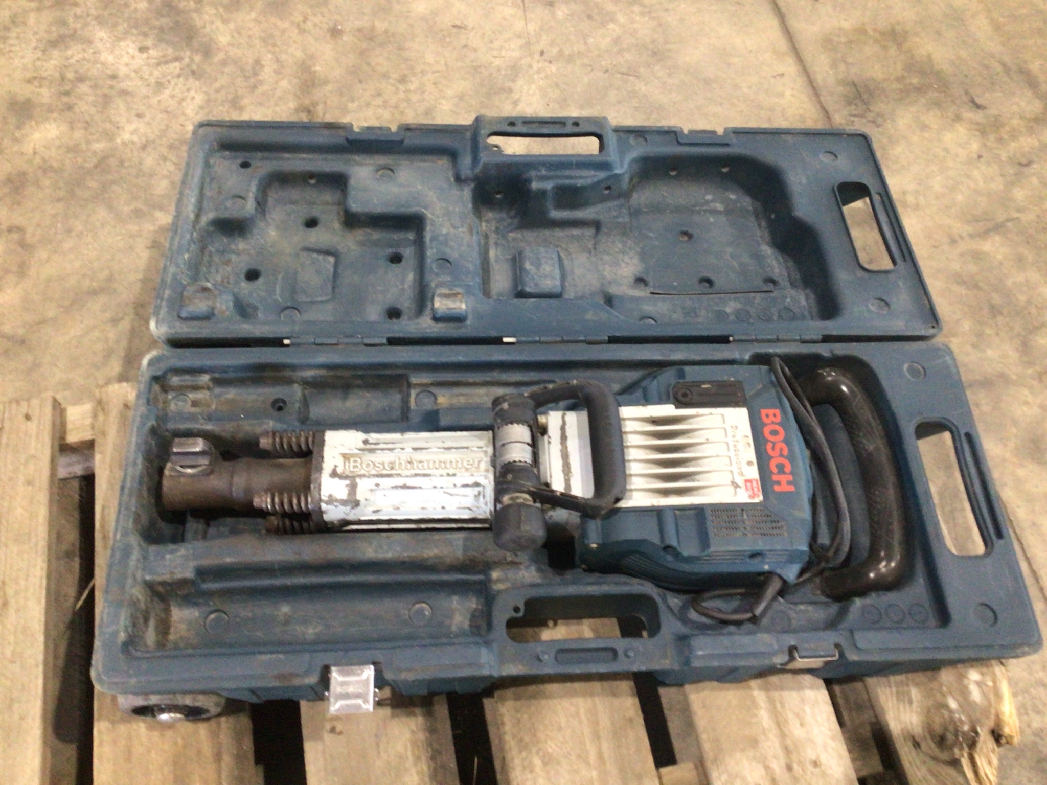 Bosch 3611C35 140 Medium Breaker 240V