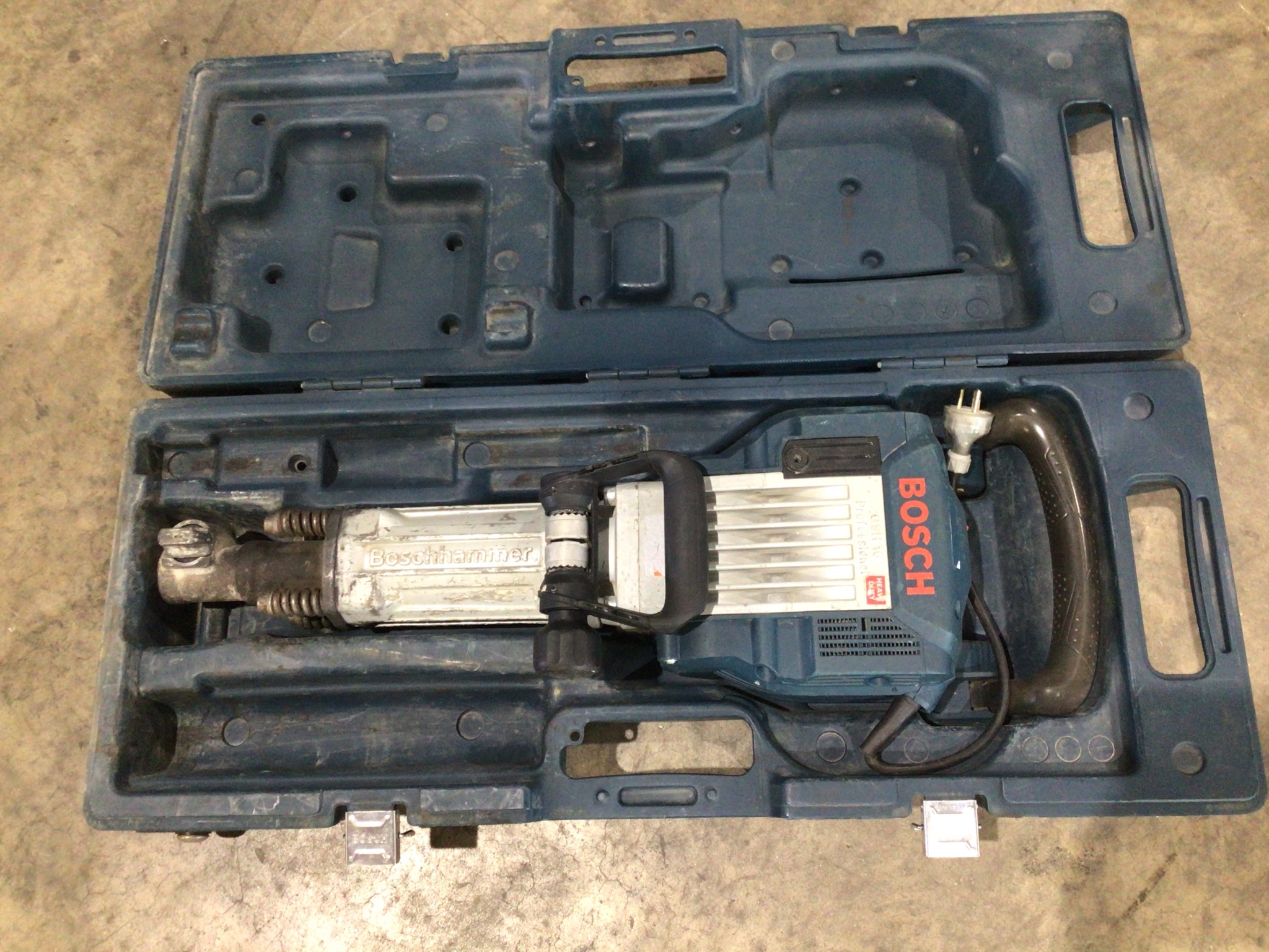Bosch 3611C35 140 Medium Breaker 240V