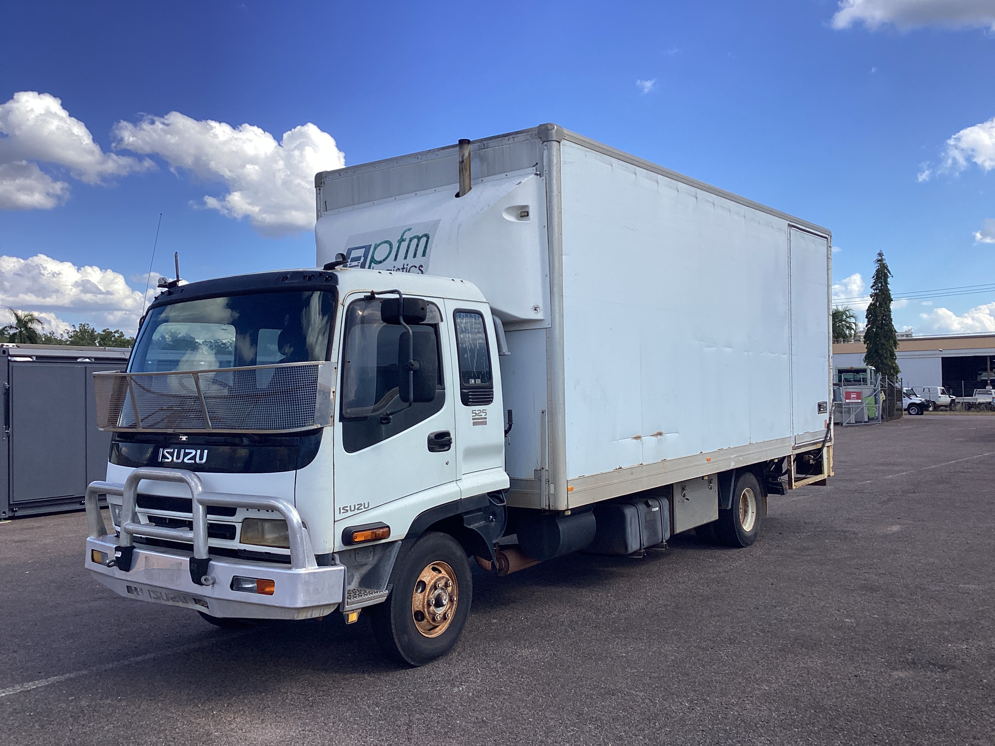 1 · 2007 Isuzu FRR525 4x2 Pantech, Full Tailgate