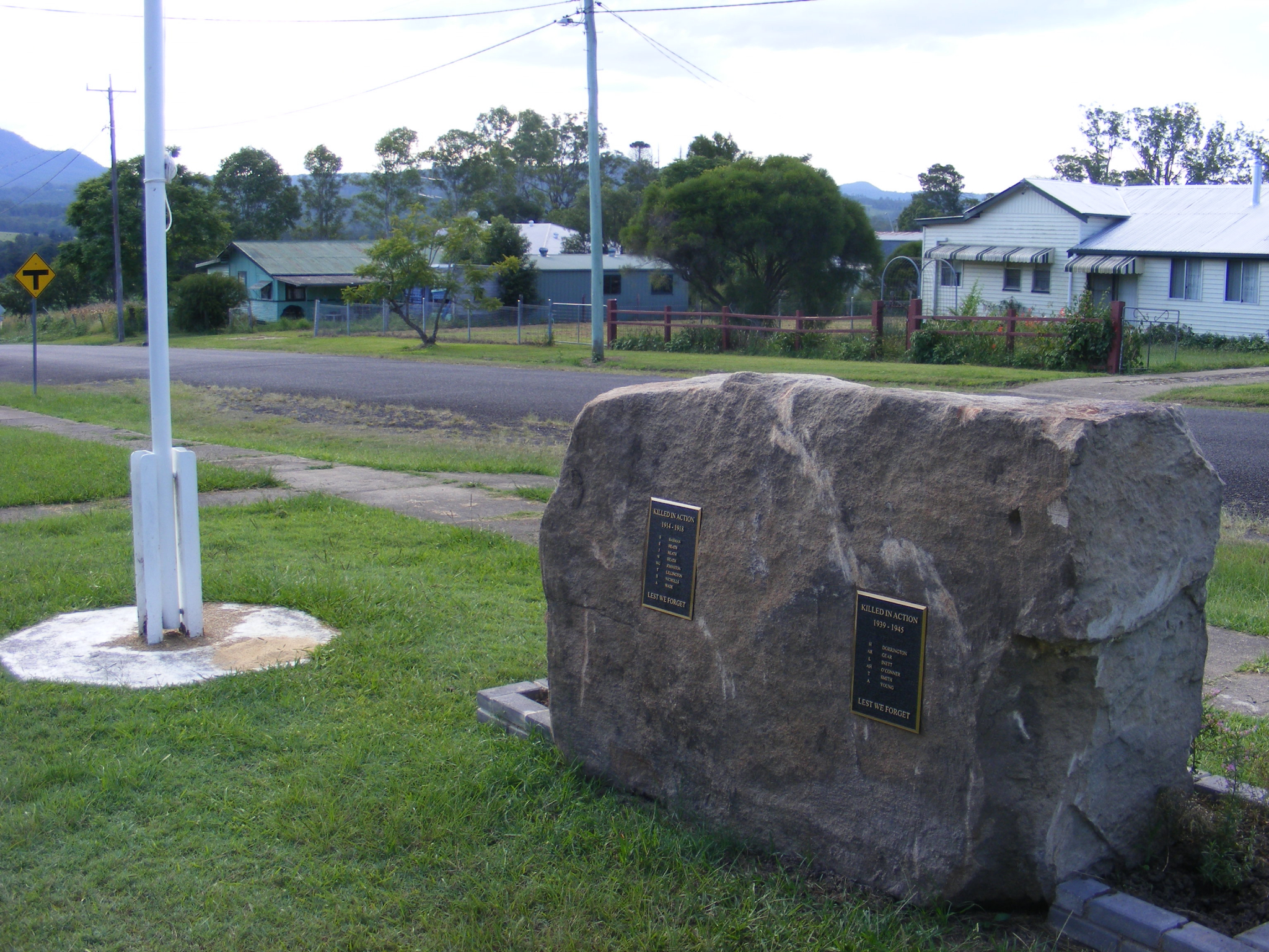 Old Bonalbo Soldiers Memorial Hall and Memorial NSW War Memorials