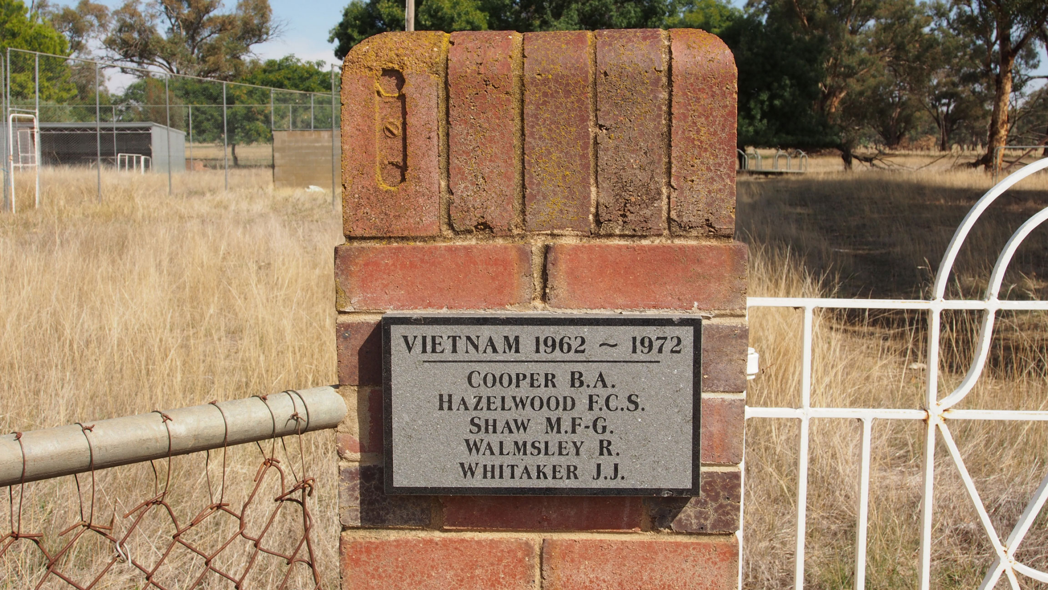 R. J. Cooper Memorial Gates and Plaques NSW War Memorials Register