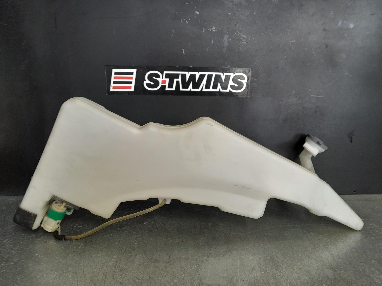2018 Nissan Navara Washer Bottle View Auto part Washer Bottle Nissan Navara 2018