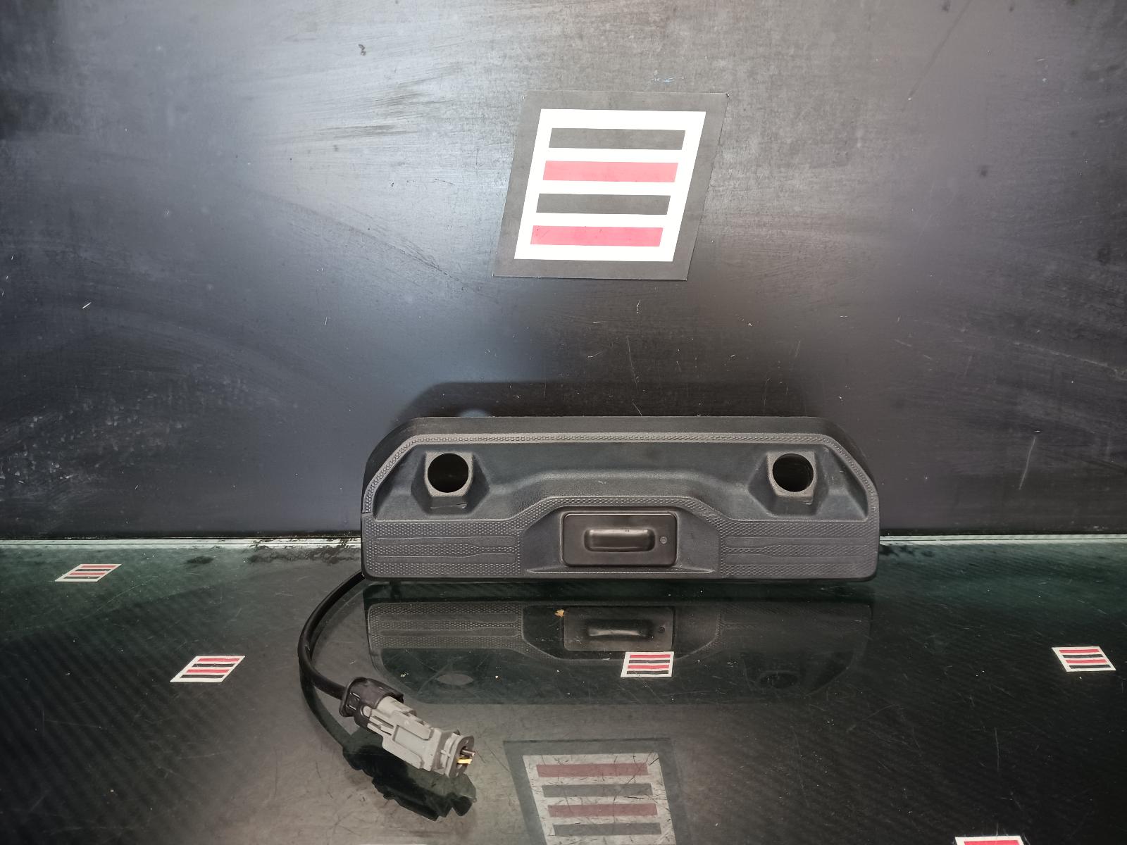 View Auto part Tailgate Handle Chevrolet Silverado 2022