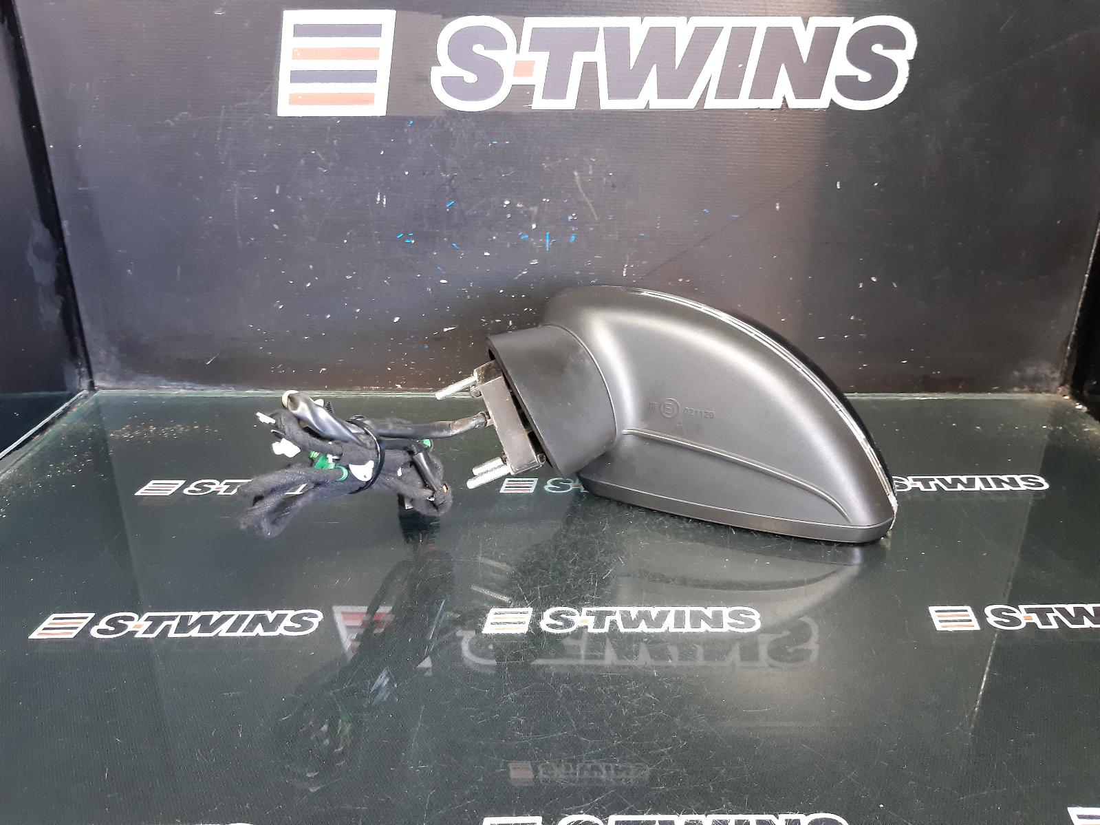View Auto part Left Door Mirror Audi A1 2014
