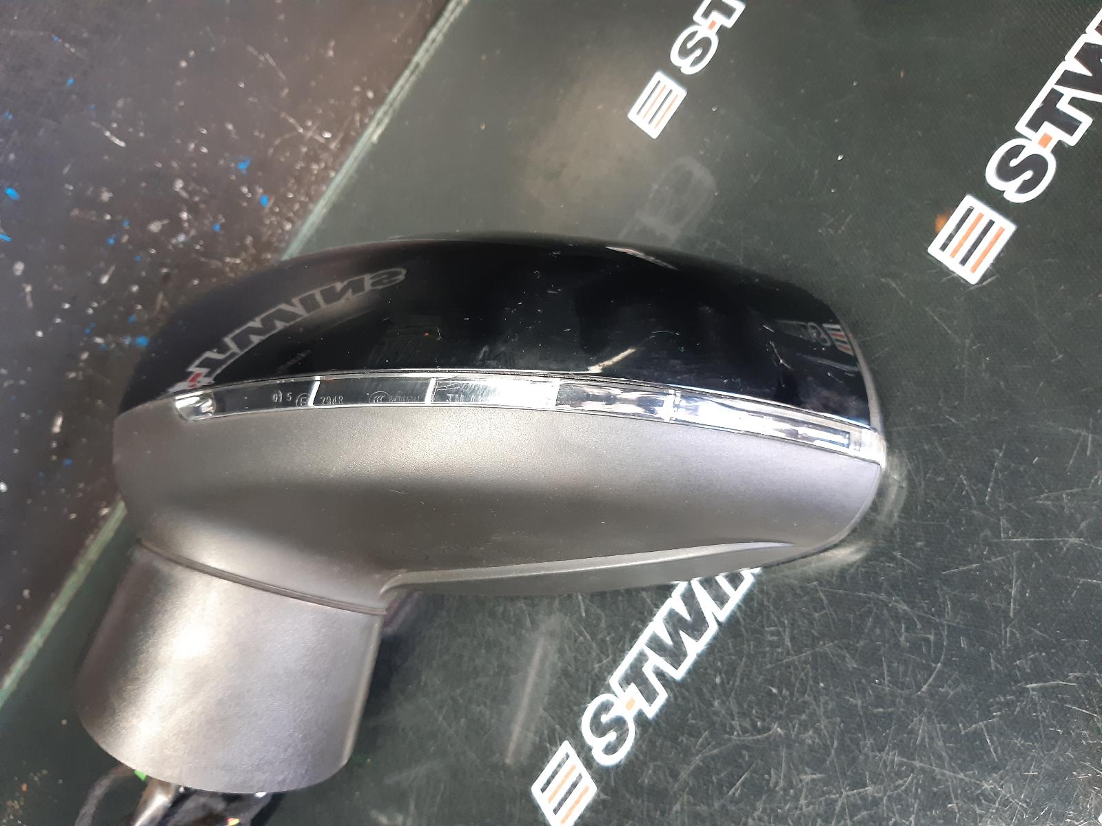 View Auto part Left Door Mirror Audi A1 2014