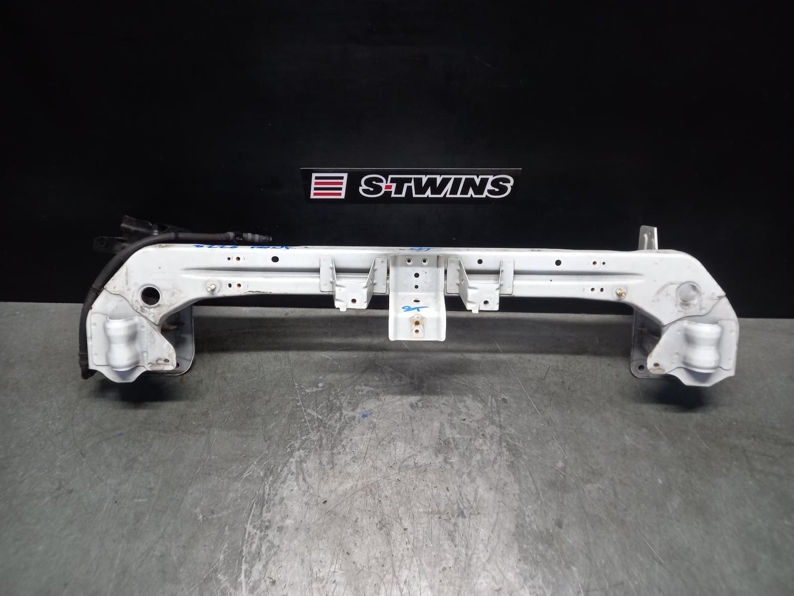 View Auto part F/Bar Reinforc/Brack Peugeot 4007 2010