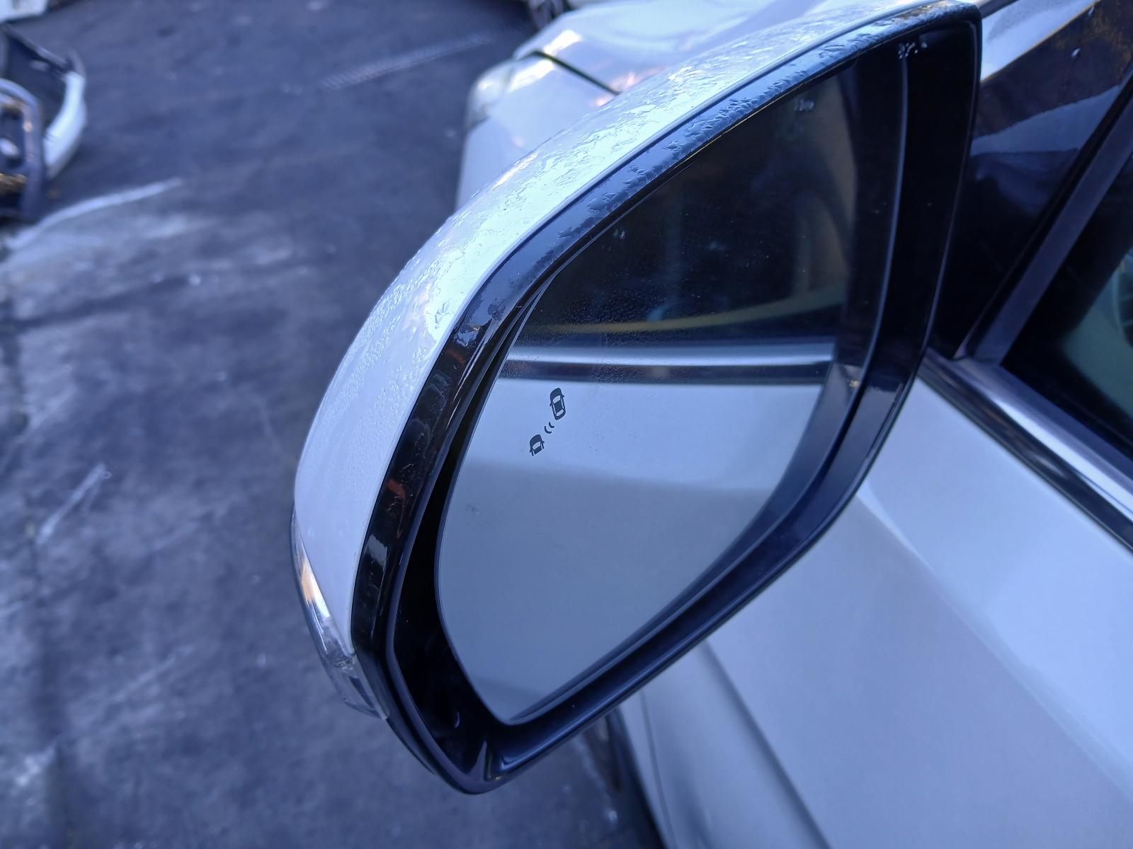 2017 Hyundai Santa Fe Seatbelt/Stalk View Auto part Seatbelt/Stalk Hyundai Santa Fe 2017