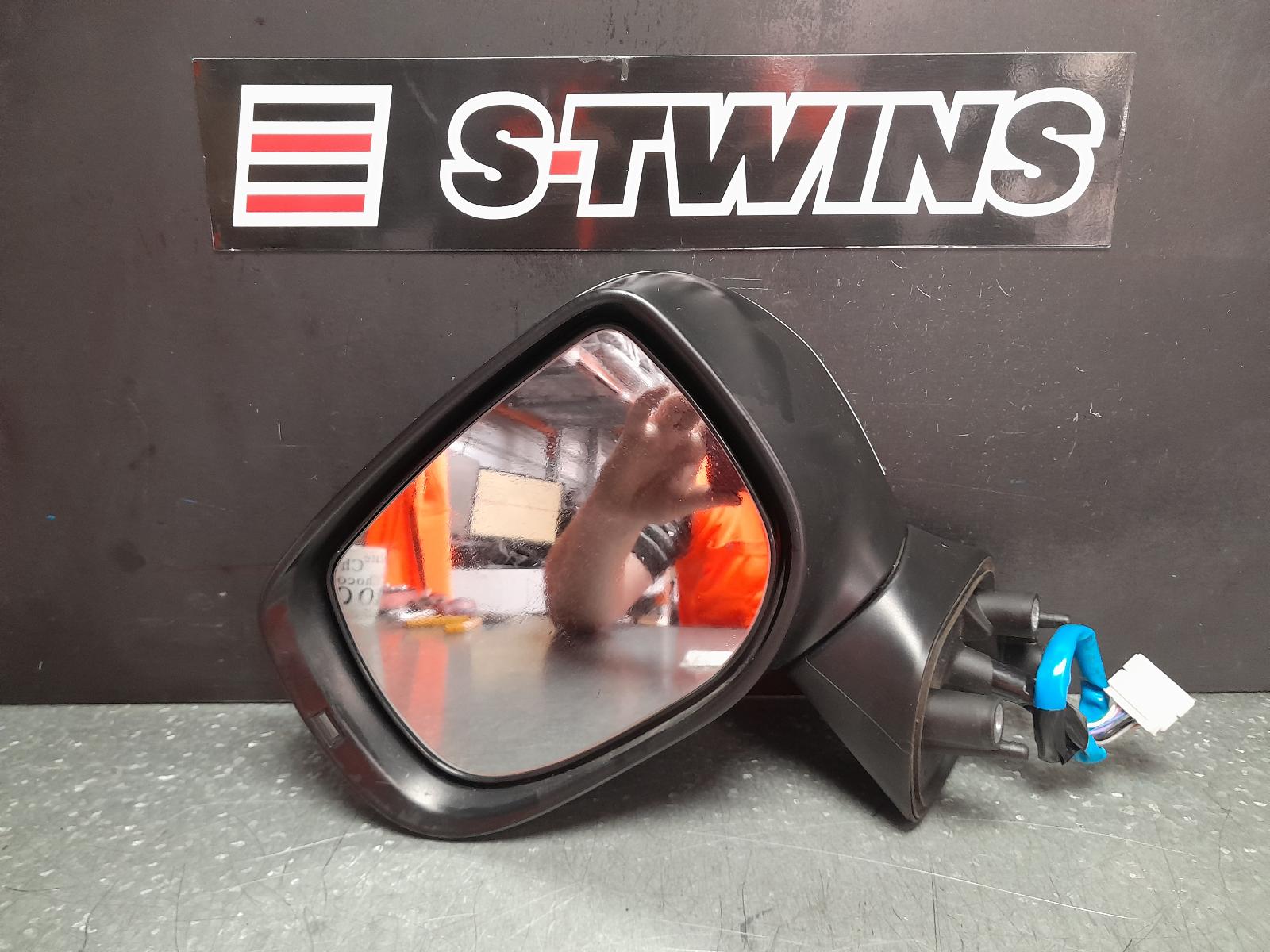 View Auto part Left Door Mirror Subaru Outback 2017