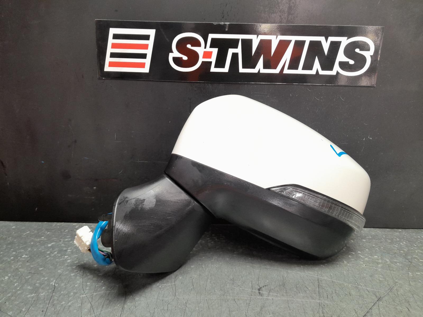View Auto part Left Door Mirror Subaru Outback 2017