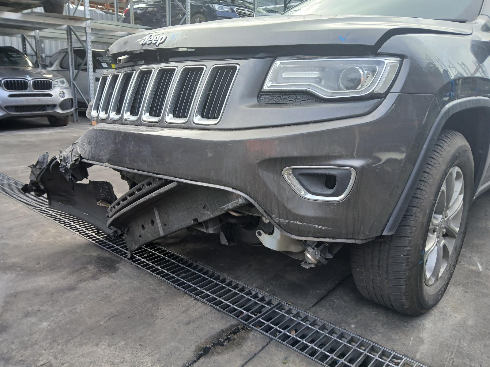 2015 Jeep Grandcherokee A/C Compressor View Auto part A/C Compressor Jeep Grandcherokee 2015