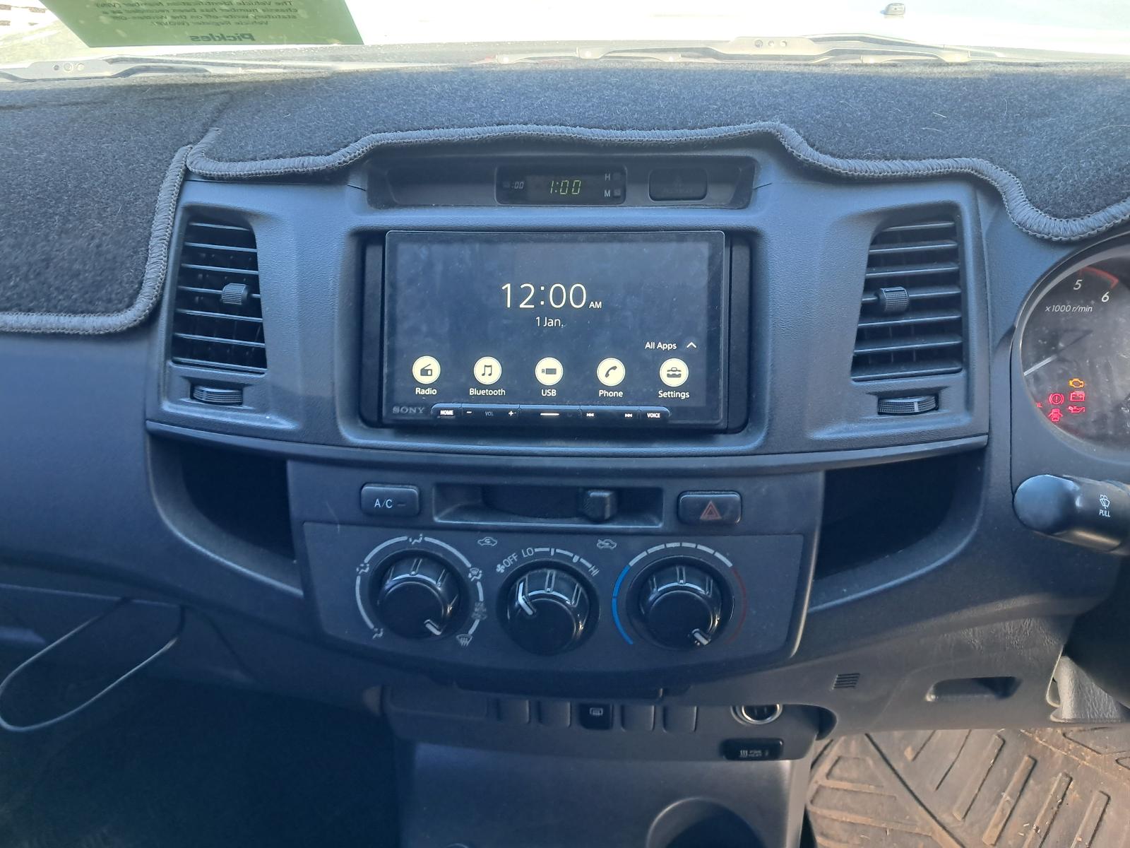 View Auto part Engine Toyota Hilux 2013