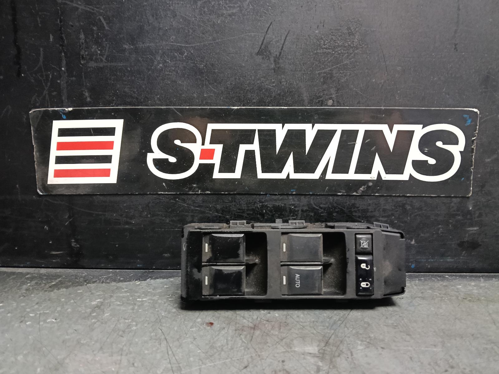 View Auto part Pwr Dr Wind Switch Jeep Compass 2013