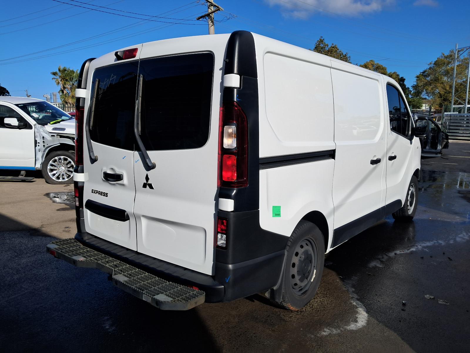 View Auto part Engine Mitsubishi Express 2022