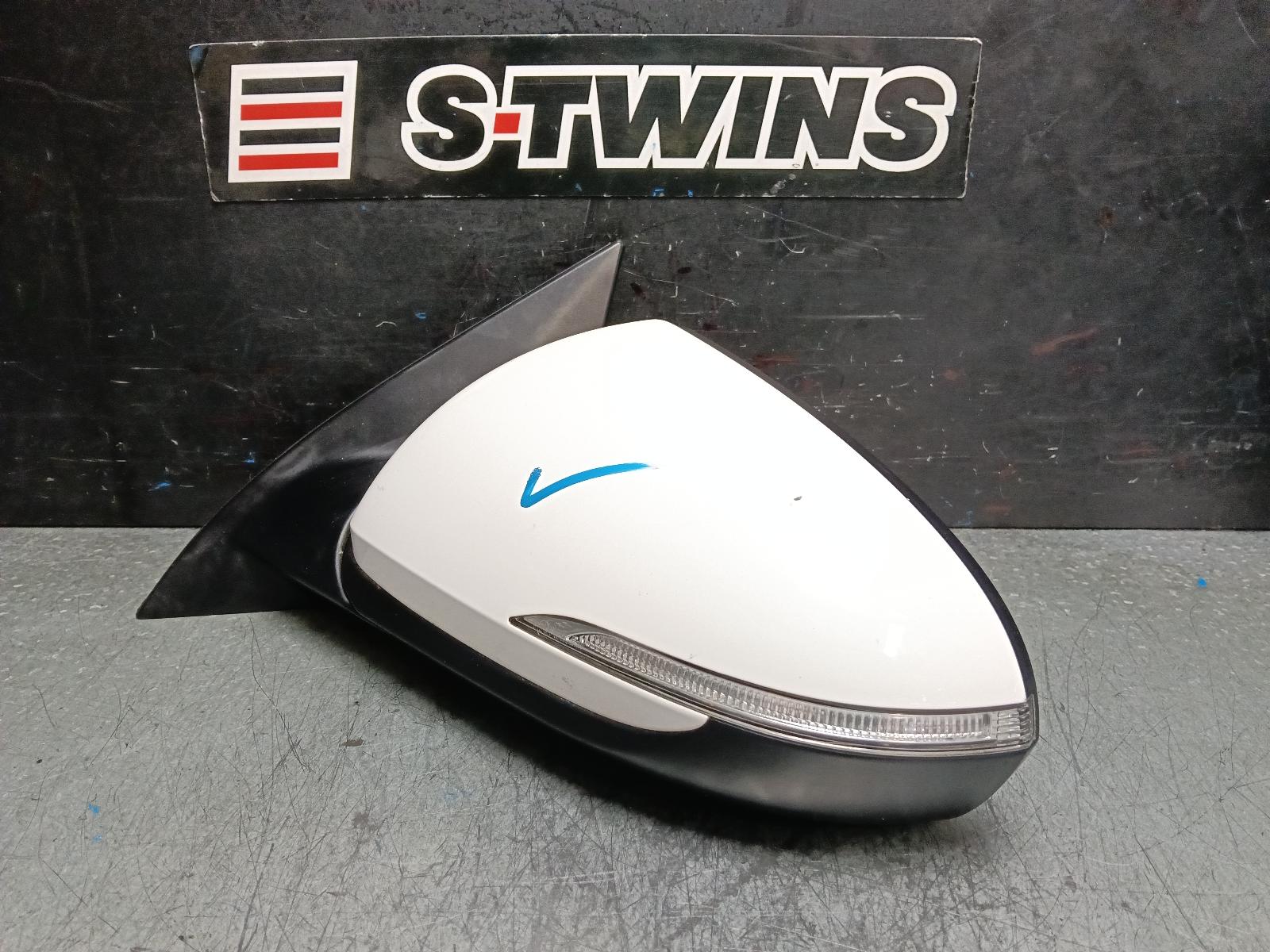 View Auto part Left Door Mirror Hyundai I30 2019