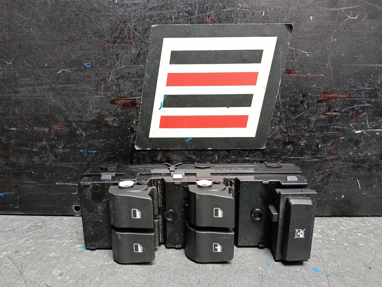 View Auto part Pwr Dr Wind Switch Hyundai I30 2019