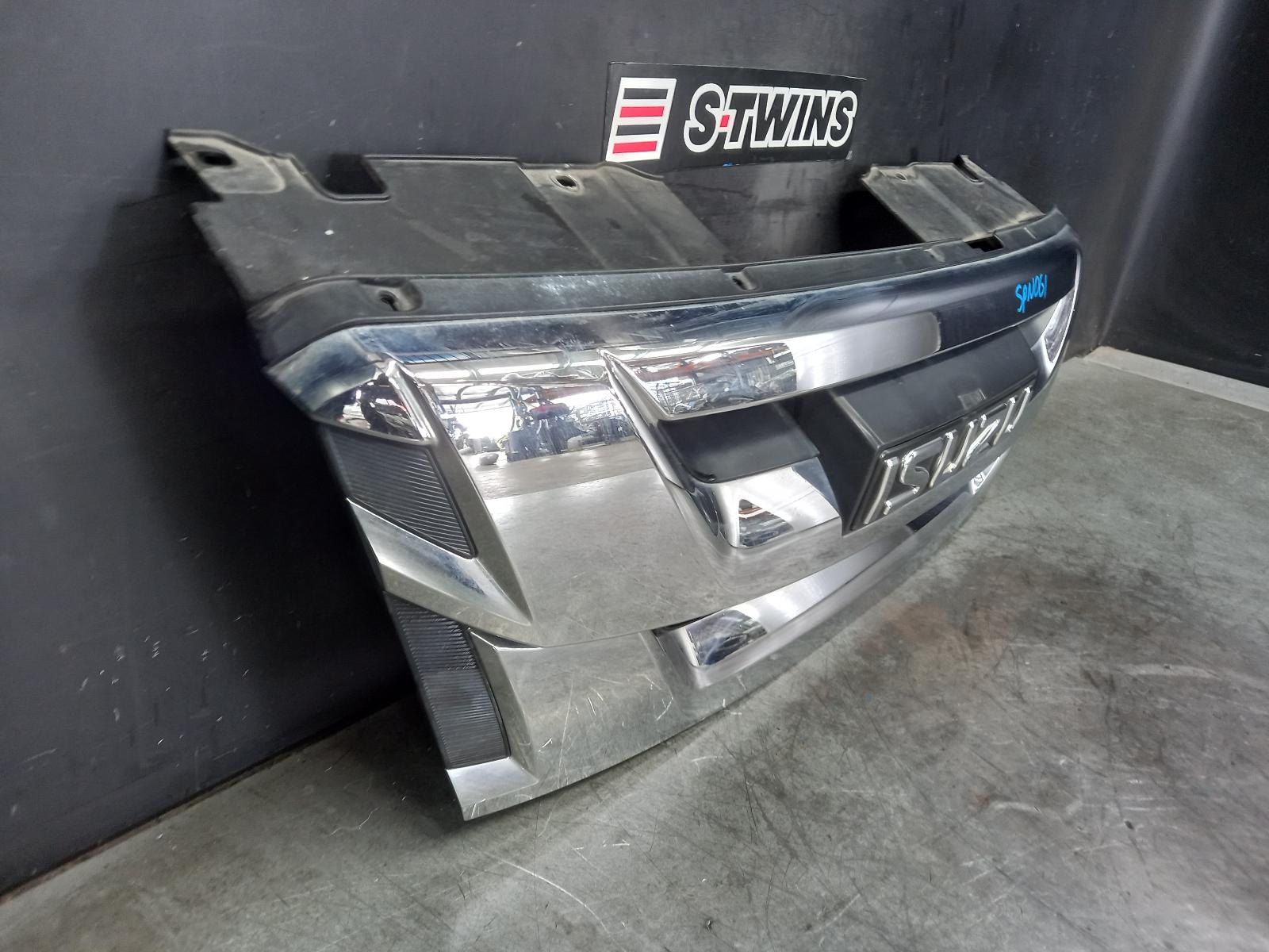 2019 Isuzu Dmax Grille View Auto part Grille Isuzu Dmax 2019