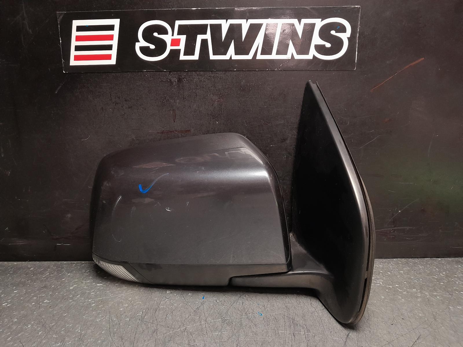 View Auto part Right Door Mirror Isuzu Dmax 2019