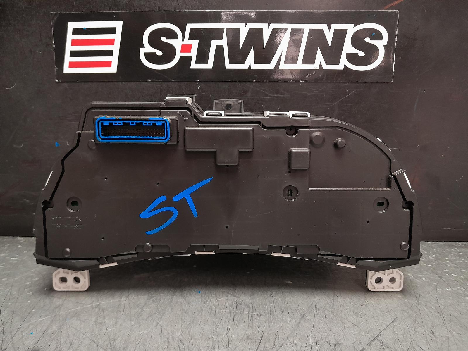 View Auto part Instrument Cluster Isuzu Dmax 2019