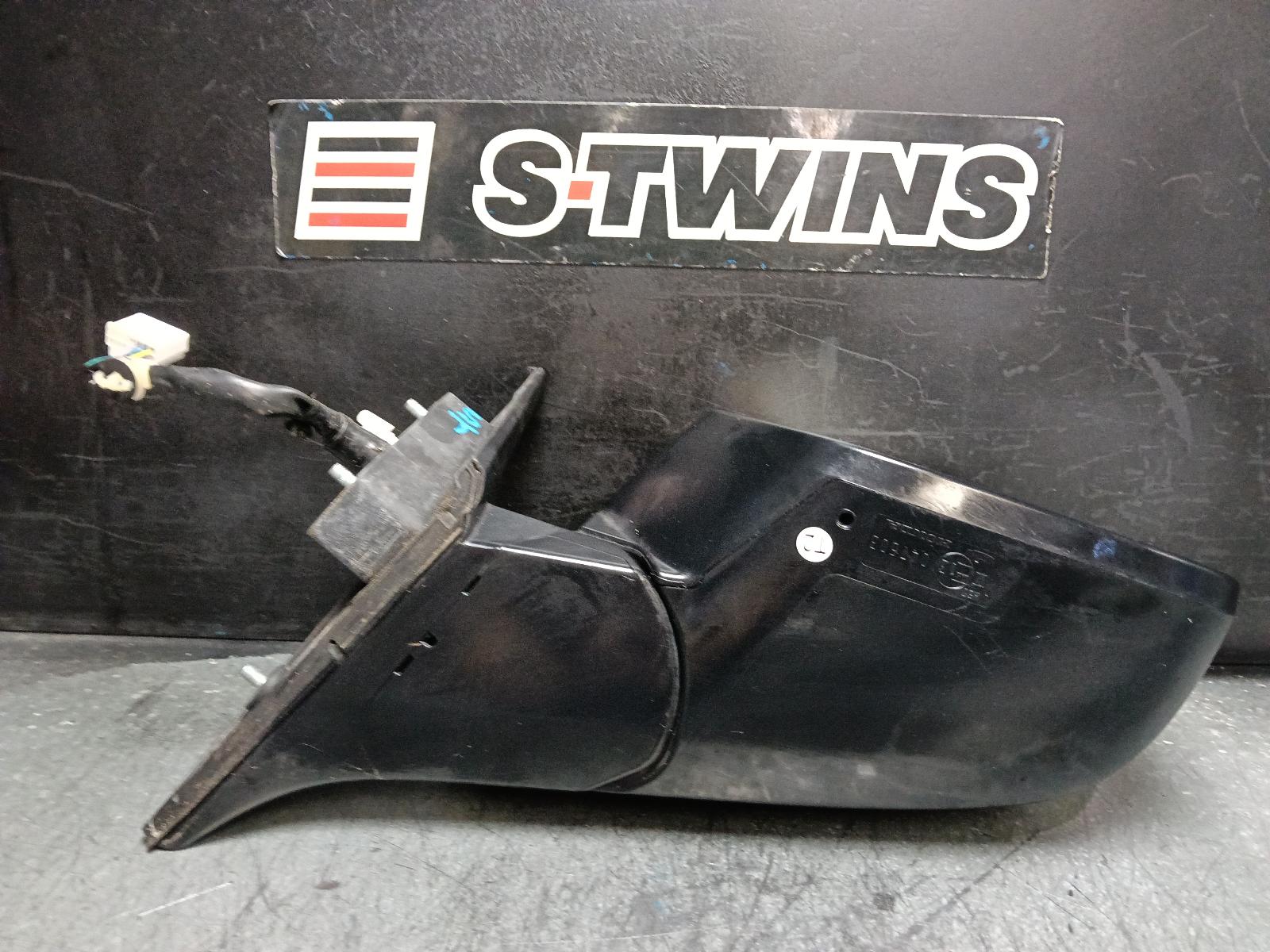 View Auto part Right Door Mirror Honda Hrv 2015