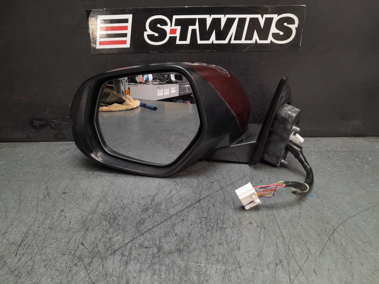View Auto part Left Door Mirror Honda Hrv 2015