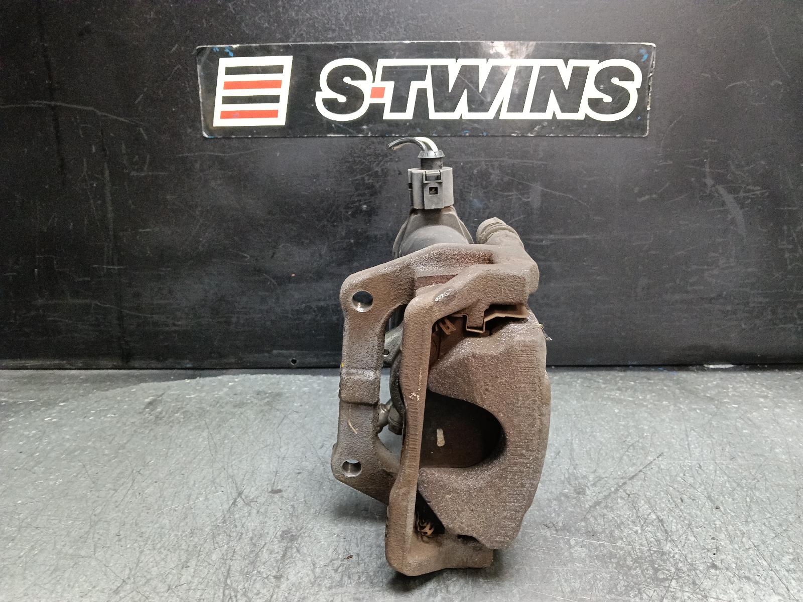 2015 Honda Hrv Caliper View Auto part Caliper Honda Hrv 2015