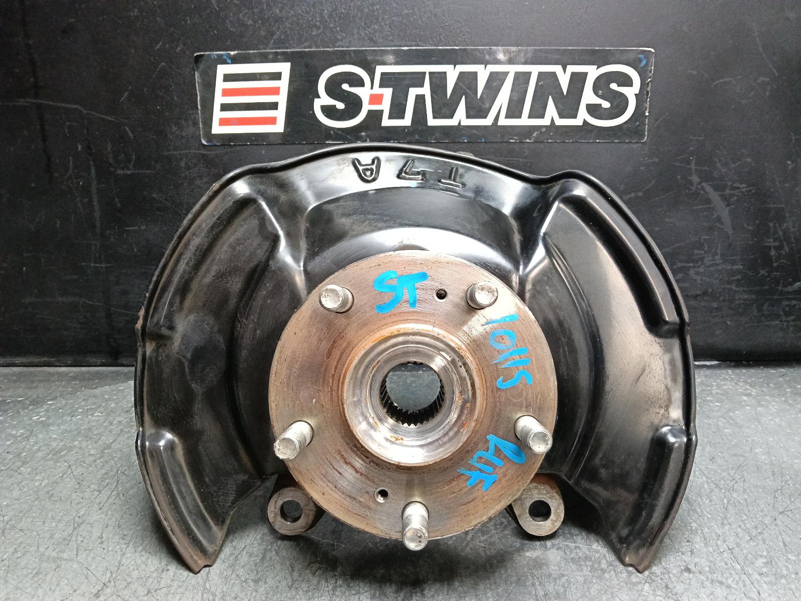 View Auto part Right Front Hub Assembly Honda Hrv 2015