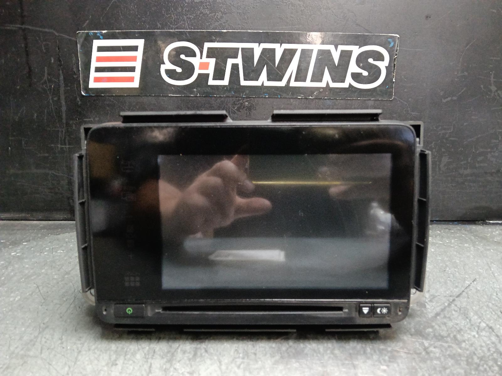 View Auto part Radio/Cd/Dvd/Sat/Tv Honda Hrv 2015