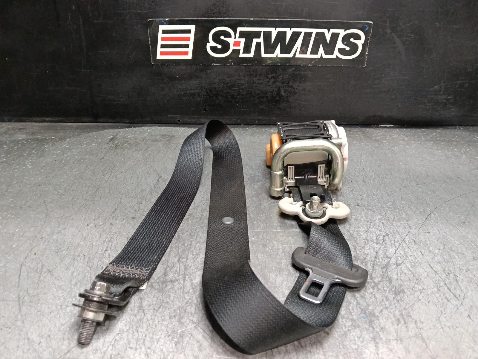 View Auto part Seatbelt/Stalk Honda Hrv 2015