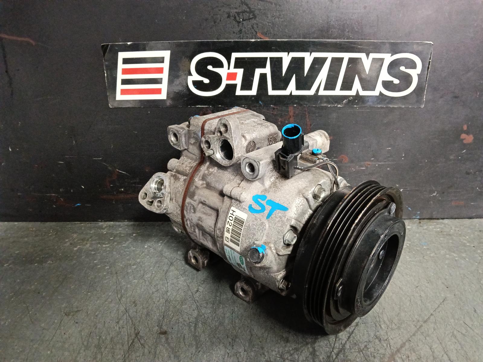 View Auto part A/C Compressor Hyundai I30 2011
