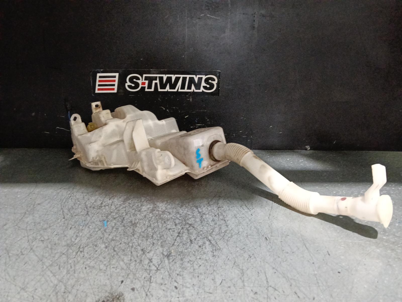 2021 Mitsubishi Pajero Washer Bottle View Auto part Washer Bottle Mitsubishi Pajero 2021