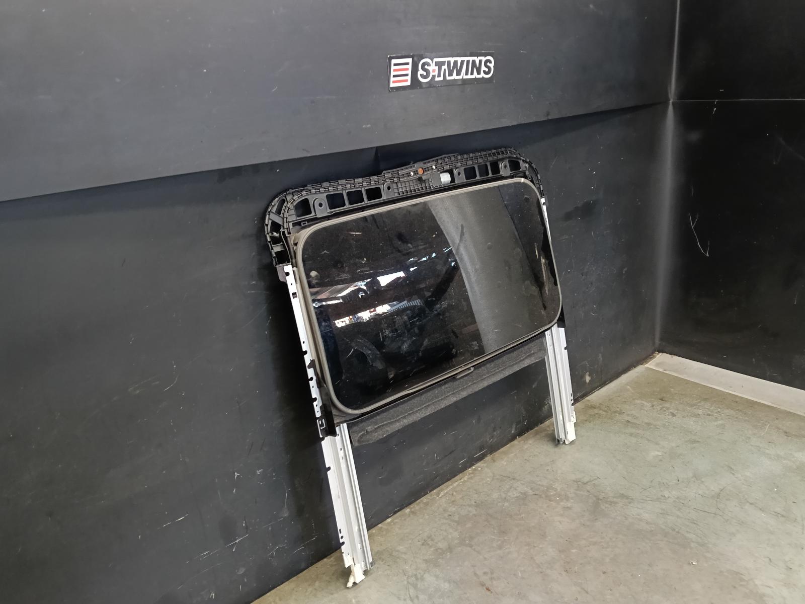 View Auto part Roof Glass/Sunroof/T Mazda Cx30 2022