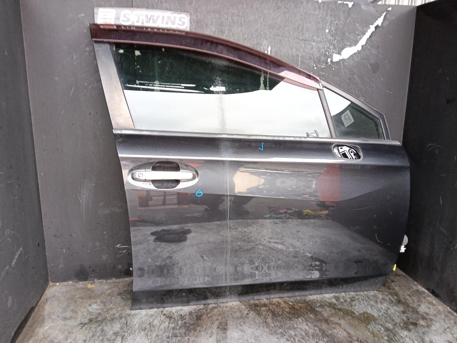 View Auto part Right Front Door Subaru Impreza 2018