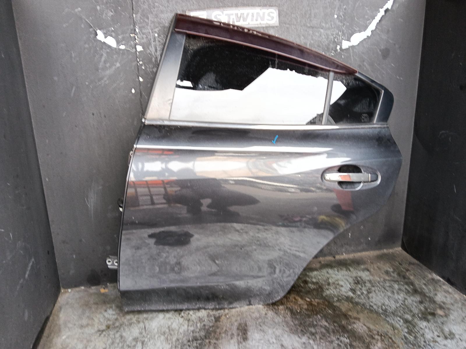 View Auto part Left Rear Door/Sliding Subaru Impreza 2018