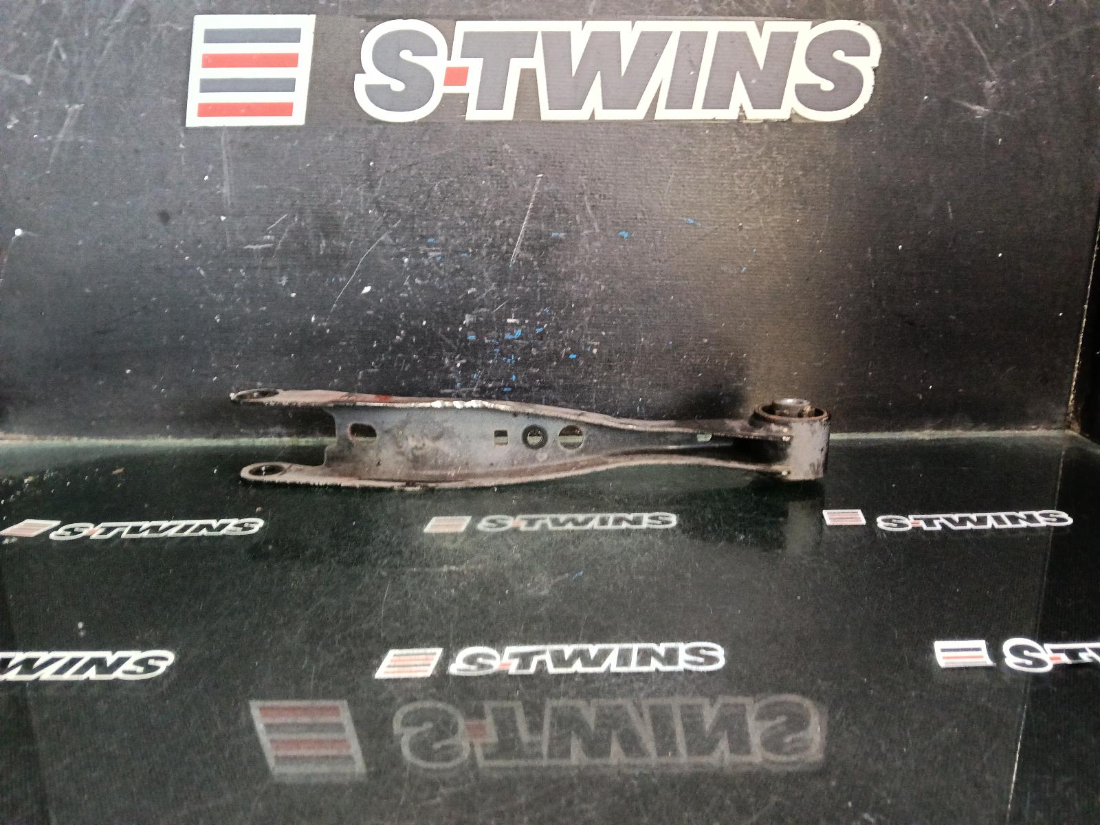 View Auto part Left Rear Trailing Arm Subaru Impreza 2018