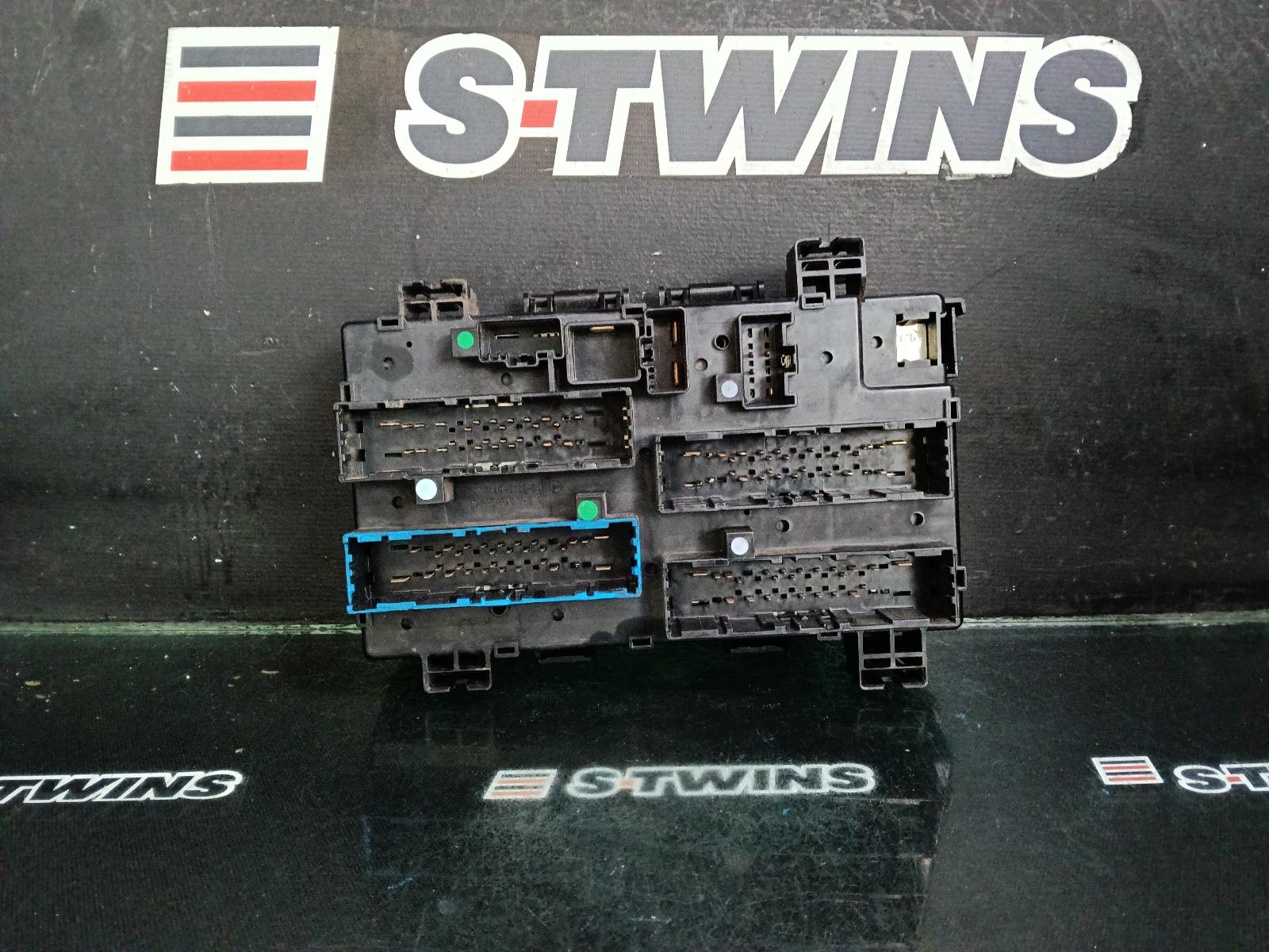 View Auto part Fuse Box Jeep Grandcherokee 2015