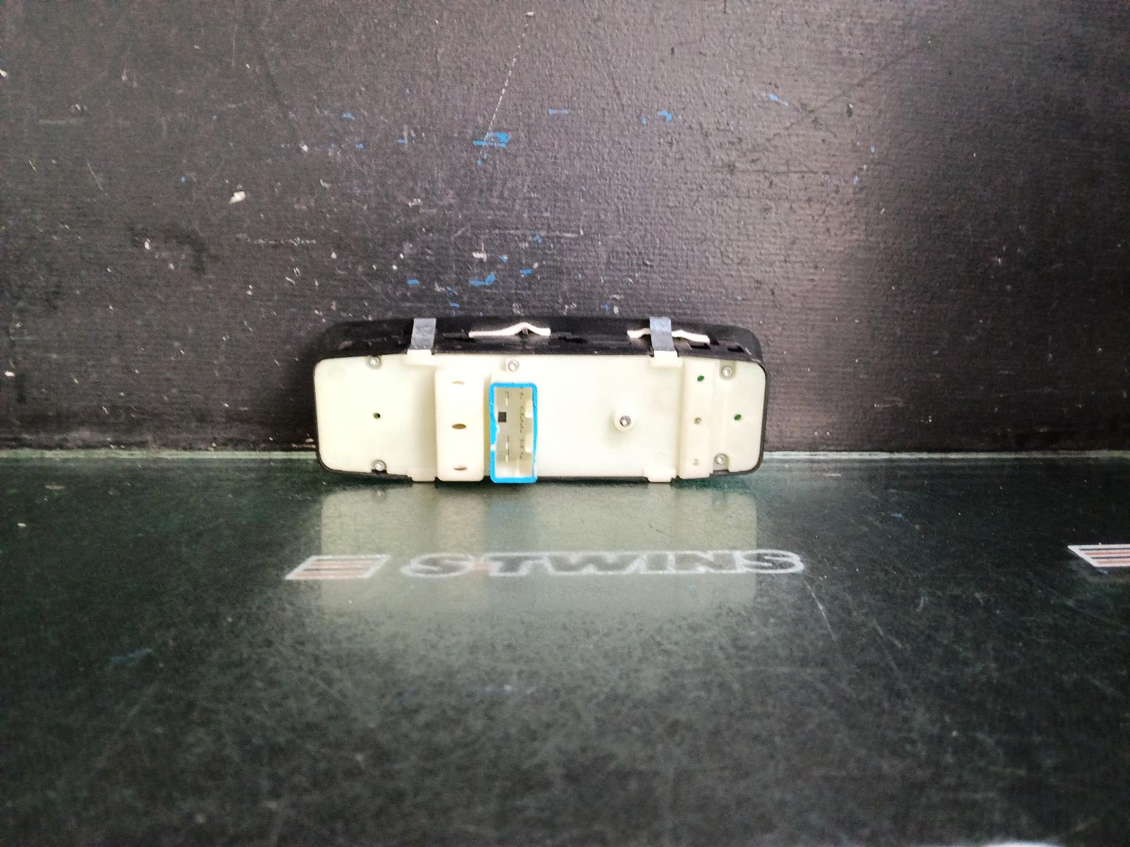 View Auto part Pwr Dr Wind Switch Jeep Grandcherokee 2015