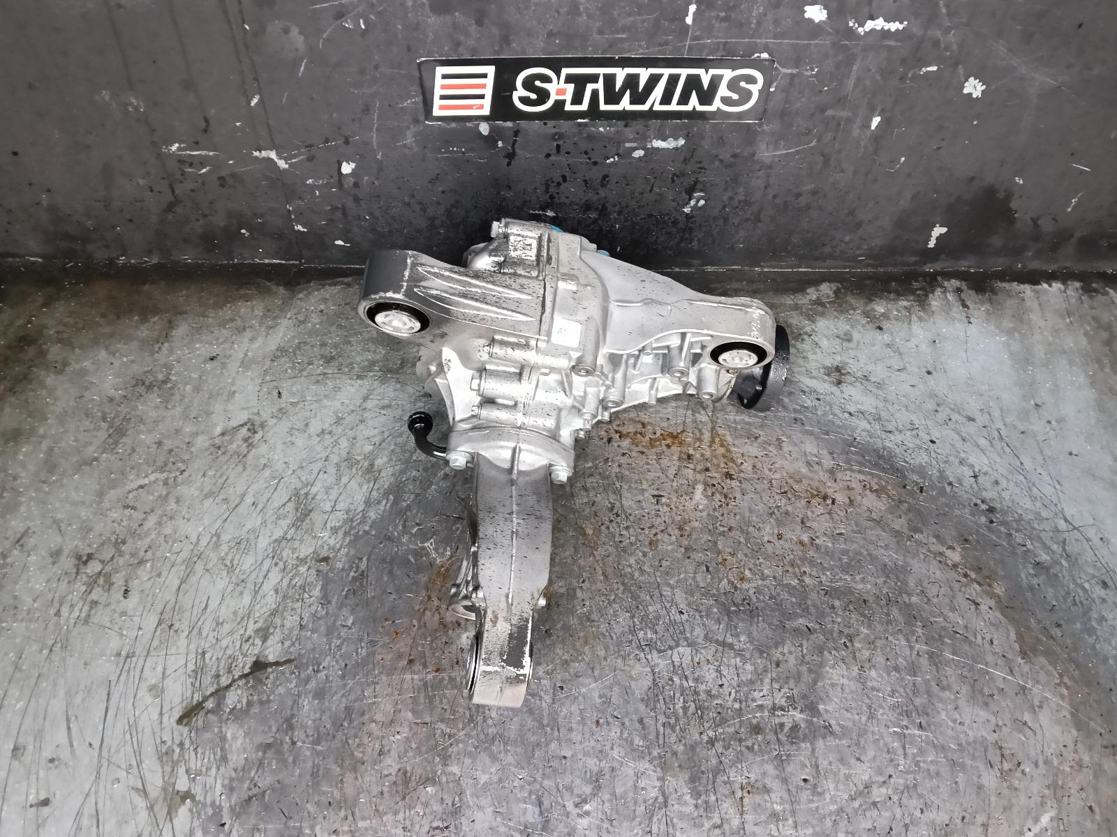 View Auto part Differential Centre Jeep Grandcherokee 2015