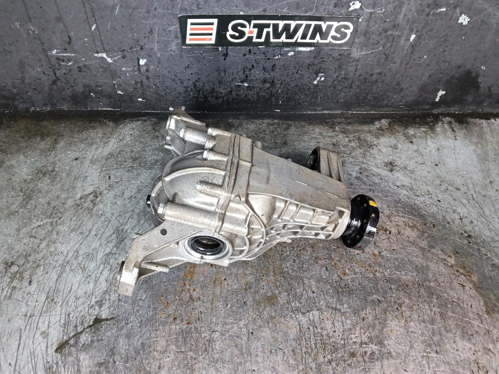View Auto part Differential Centre Jeep Grandcherokee 2015