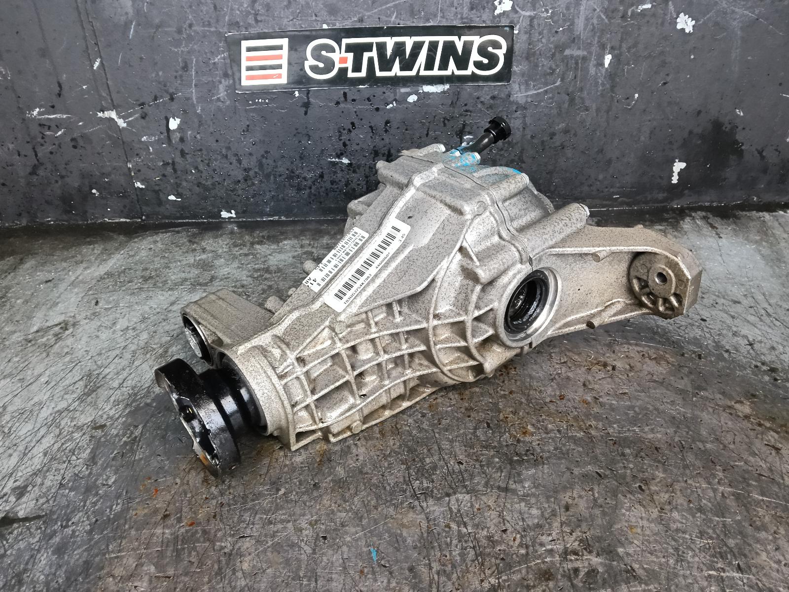 View Auto part Differential Centre Jeep Grandcherokee 2015