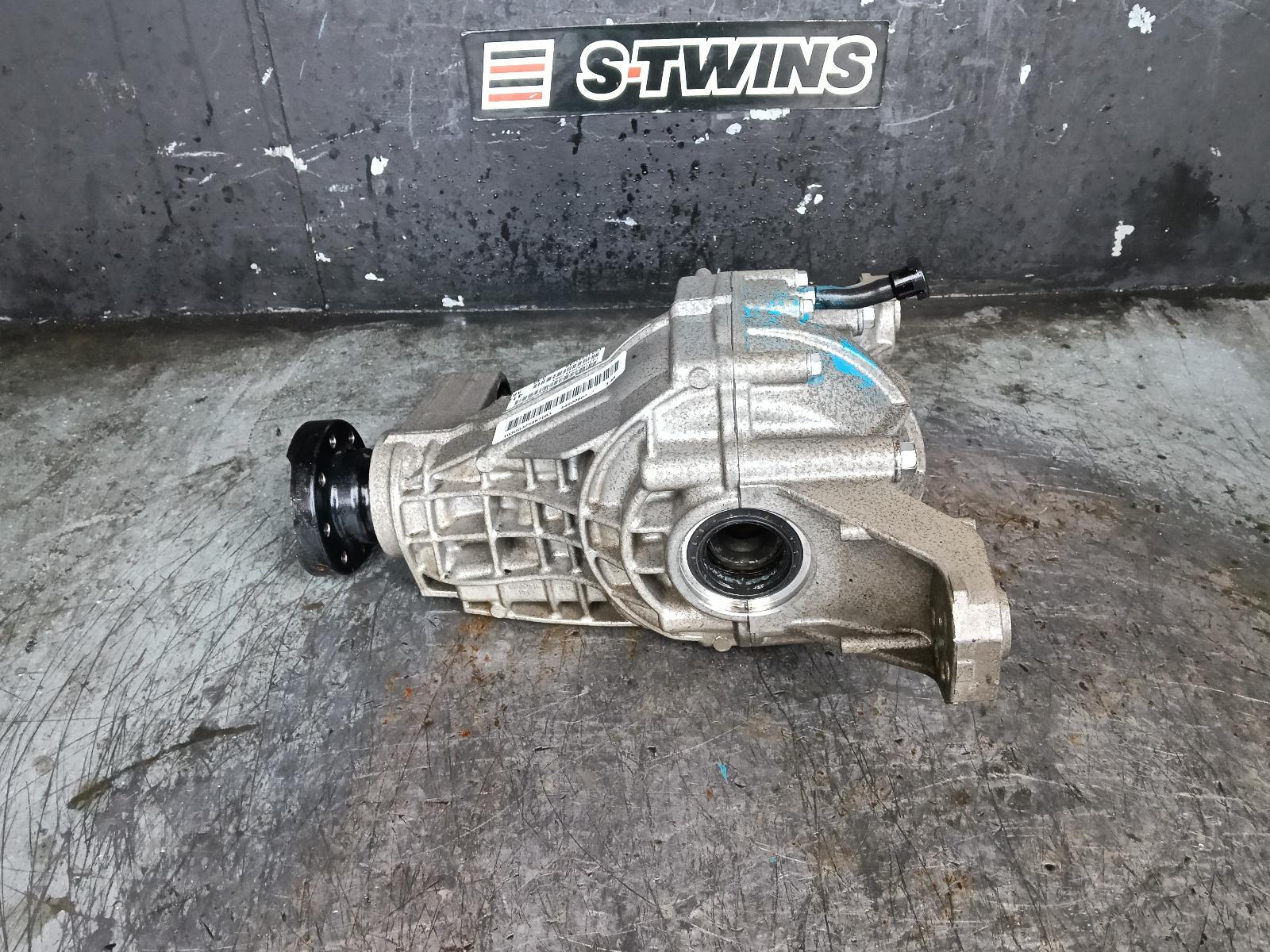 View Auto part Differential Centre Jeep Grandcherokee 2015